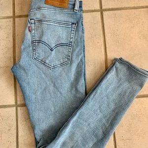 Levi's® Premium
SKINNY TAPER LEVI’S® FLEX JEANS